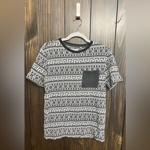 On The Byas Men's Black and White Short Sleeve Tee Size: Small